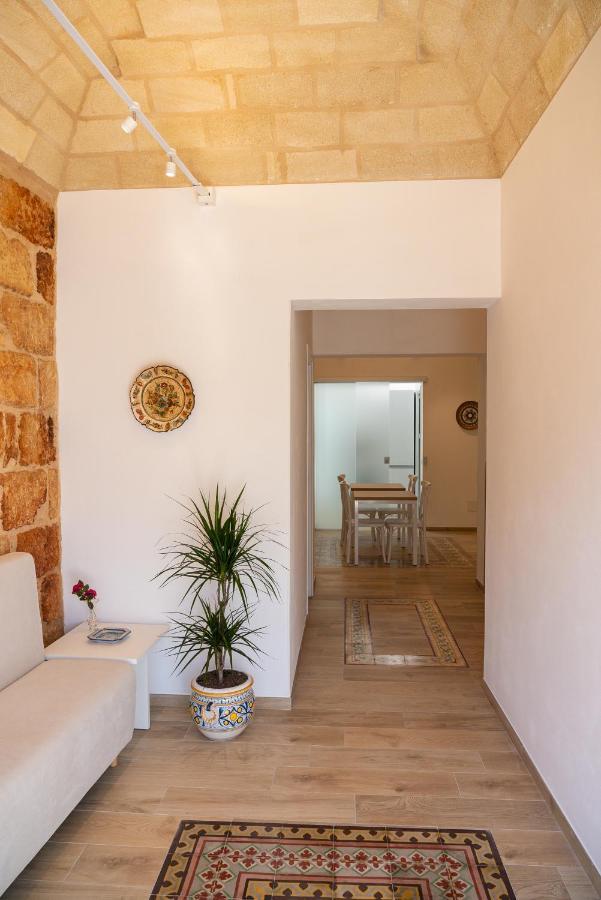 Hotel Butiko à Castelluzzo Extérieur photo